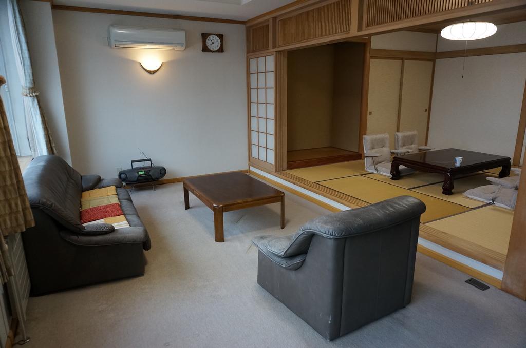 Otaru Ekimae Guest House Ito Ngoại thất bức ảnh